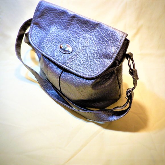 Leather ~ Bag (has no visual name) - Picture 2 of 4